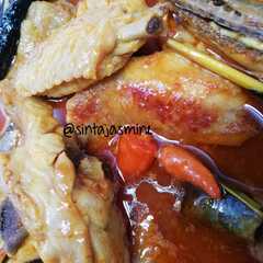 A picture of Kare Ayam sederhana.