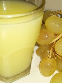 صورة لوصفة عصير العنب الأخضر