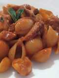 Conchiglie con Polpo al Sugo
