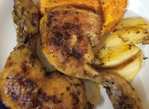 Una foto de Muslo de pollo al horno para la consigna de esta semana
