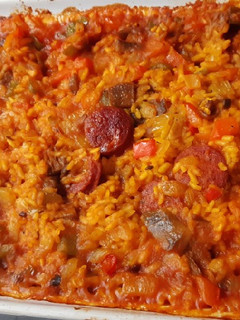 Una foto de Arroz al horno con setas y chorizo