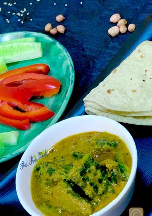 A picture of Bitter gourd in tamarind gravy.