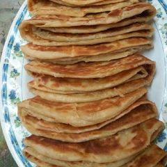 A picture of Chapatis.