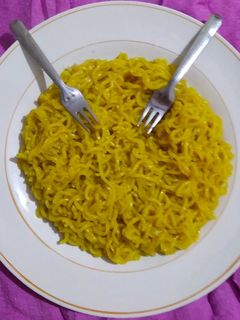 બટર મસાલા મેગી (Butter Masala Maggi Recipe In Gujarati) રેસીપી મુખ્ય ફોટો