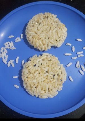 મમરા ની ચીક્કી (Mamra Chikki Recipe In Gujarati) રેસીપી મુખ્ય ફોટો