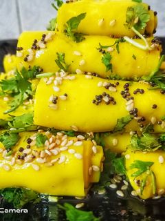 ખાંડવી (Khandvi Recipe in Gujarati) રેસીપી મુખ્ય ફોટો