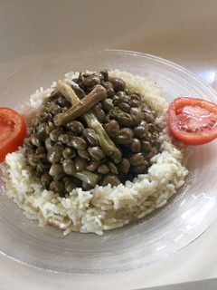 Una foto de Timbal de habas y ajetes