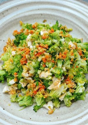 Hình của món Bông cải xanh xào cà rốt.