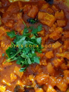 कारल्याची आंबट-गोड भाजी (karlyachi ambat god bhaji recipe in marathi) रेसिपी चे मुख्य फोटो