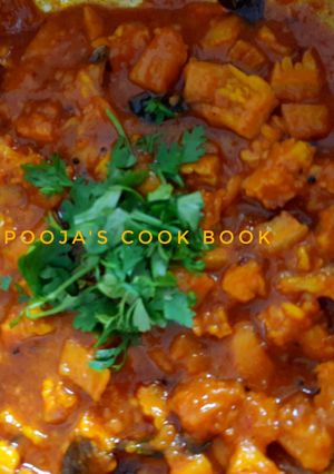 कारल्याची आंबट-गोड भाजी (karlyachi ambat god bhaji recipe in marathi) रेसिपी चे मुख्य फोटो 