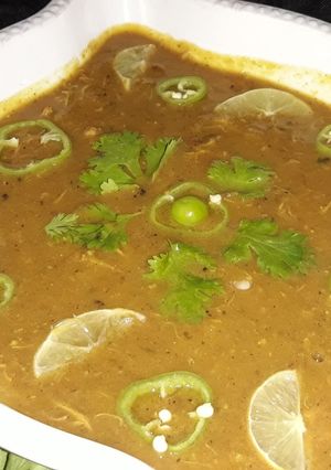 A picture of Chicken daal.