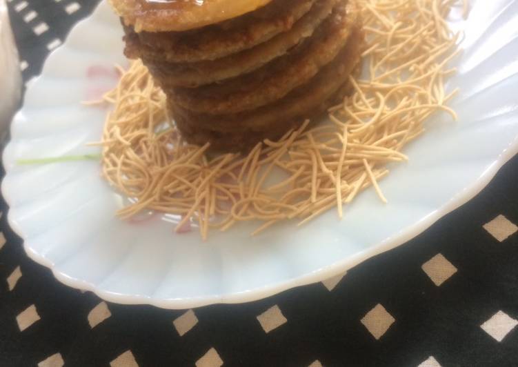 Jowar Atta pancakes with dates coconut sauce