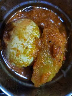 ডিম কষা(Dim kosha recipe in Bengali) রেসিপির প্রধান ছবি