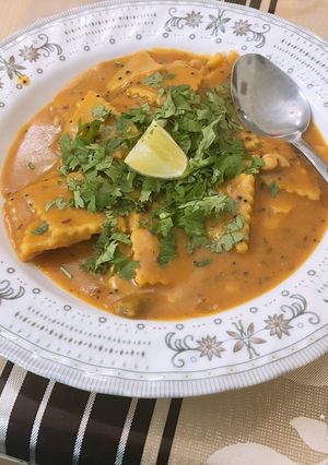 A picture of Dal dhokli.
