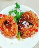 Khoanh giò rim tỏi ớt