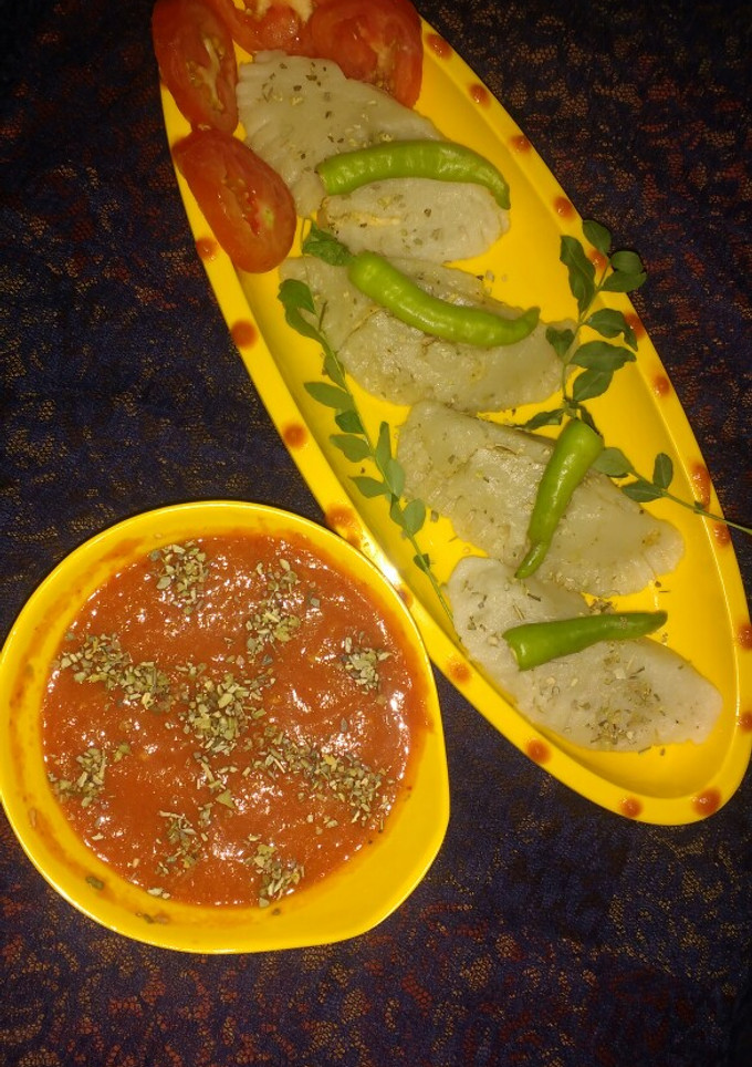 A picture of Paneer Dim-sum With spicy chilli Dip.