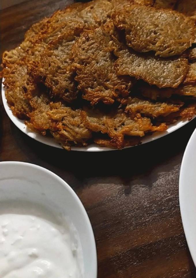Деруни з часниковим соусом🤤