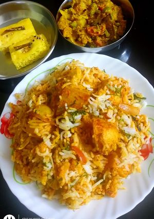 A picture of Aloo Biryani.