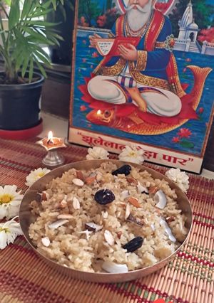 सिंधी ताहिरी (मीठे चावल) (Sindhi Tahiri Recipe in Hindi) रेसिपी मुख्य फोटो
