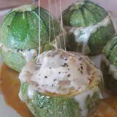 A picture of Calabacines redondos rellenos.