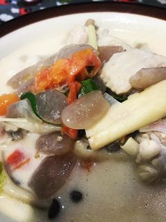รูปของ ต้มข่าไก่ใส่มะต๋าวสด (ลูกชิดสด)