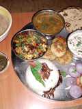 Vegetarian Punjabi thali 🌶️🍅🍋🥔🧅🥒🫑