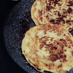 A picture of Afghani fateer qeema.
