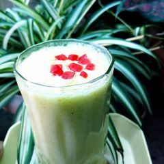 A picture of Pineapple cucumber juice for weight loss.