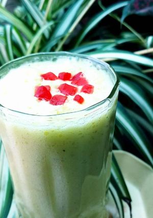 A picture of Pineapple cucumber juice for weight loss.
