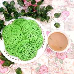 A picture of Kue Serabi Teflon Kuah Kinca.