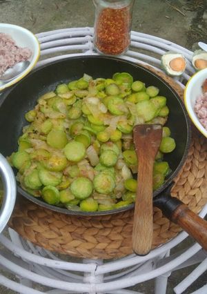 A picture of Zucchini e cipolla.