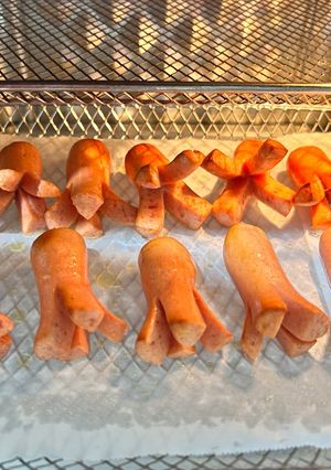氣炸烤箱｜少油 章魚腳小熱狗 的食譜成品照片