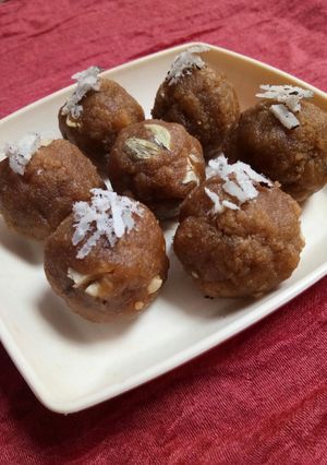 A picture of Wheat Flour Dryfruits Laddoo.