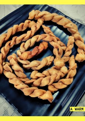 A picture of Braided flaky biscuits/ mathri.