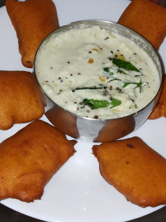 வாழைக்காய் பஜ்ஜி (Vazhakkaai bajji Recipe in Tamil) செய்முறை முக்கிய புகைப்படம்