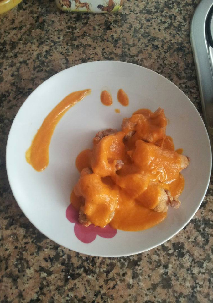 Una foto de Lomo en salsa