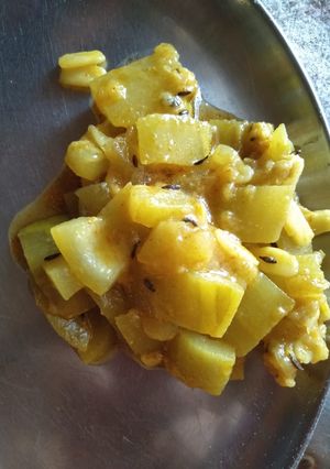 A picture of Lauki veg / bottlegourd.