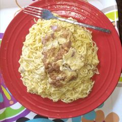 A picture of Indomine with fried egg.