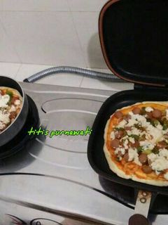 Foto resep Pizza teflon (atas-bawah matang)🍕🍕