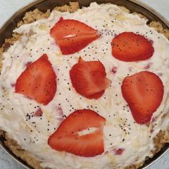 A picture of My birthday 💐 orange 🍊 lime 🍋‍🟩 and strawberry 🍓🍓 cheesecake. Low fat.