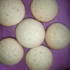 A picture of Plain vanilla cake.