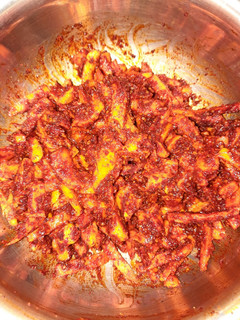 લીલી હળદર નું અથાણું ( Raw Turmeric Pickle Recipe In Gujarati રેસીપી મુખ્ય ફોટો