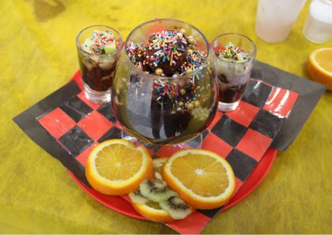 Recipe of Favorite Chocolate mousse with fruit shots