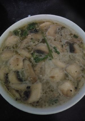 मशरूम सूप (Mushroom soup recipe in hindi) रेसिपी मुख्य फोटो