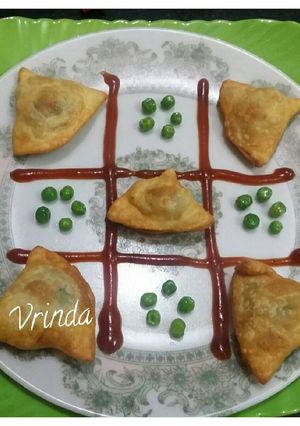 A picture of Mini Samosas.