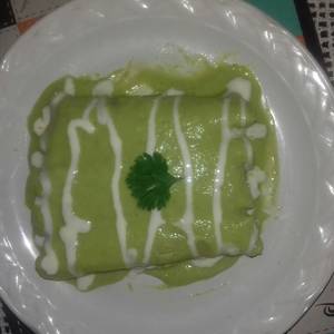 Enchiladas verdes, salsa de aguacate