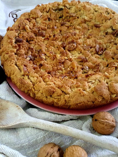 Foto di Sbrisolona alle noci con ripieno di marmellata di fichi