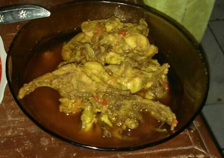 Tulang ayam bumbu kuning