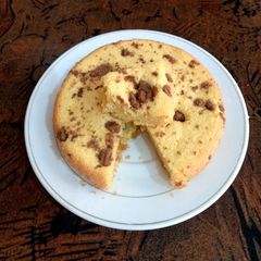A picture of Tea cake with mustard oil 🍰🍰🛢️.