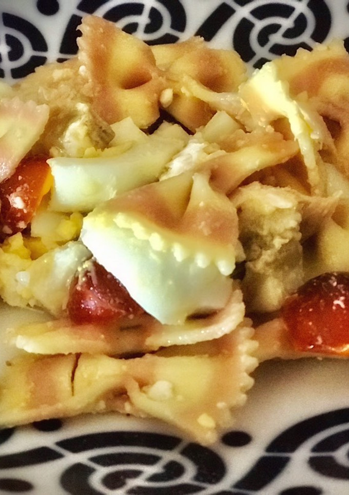Una foto de Ensalada estival de farfalle rossa